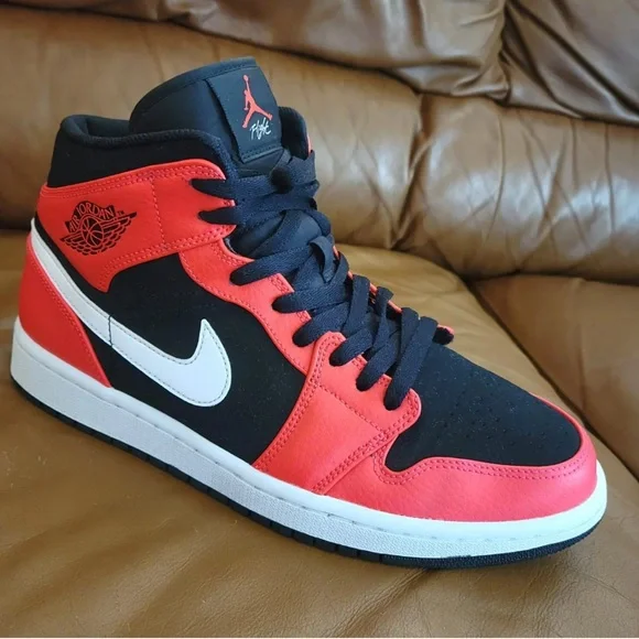 AIR JORDAN: 1 Mid ‘Infrared 23’ Sneakers 100% Authentic - Picture 3 of 8